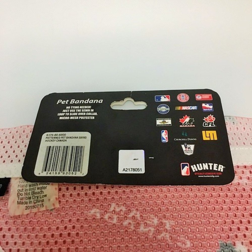 Hunter NHL Team Canada Pattern Dog Bandana Small - Picture 2 of 4